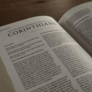 Discernimiento de espíritus. Biblia abierta en la carta a los Corintios