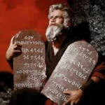 Moisés con las tablas de los diez mandamientos